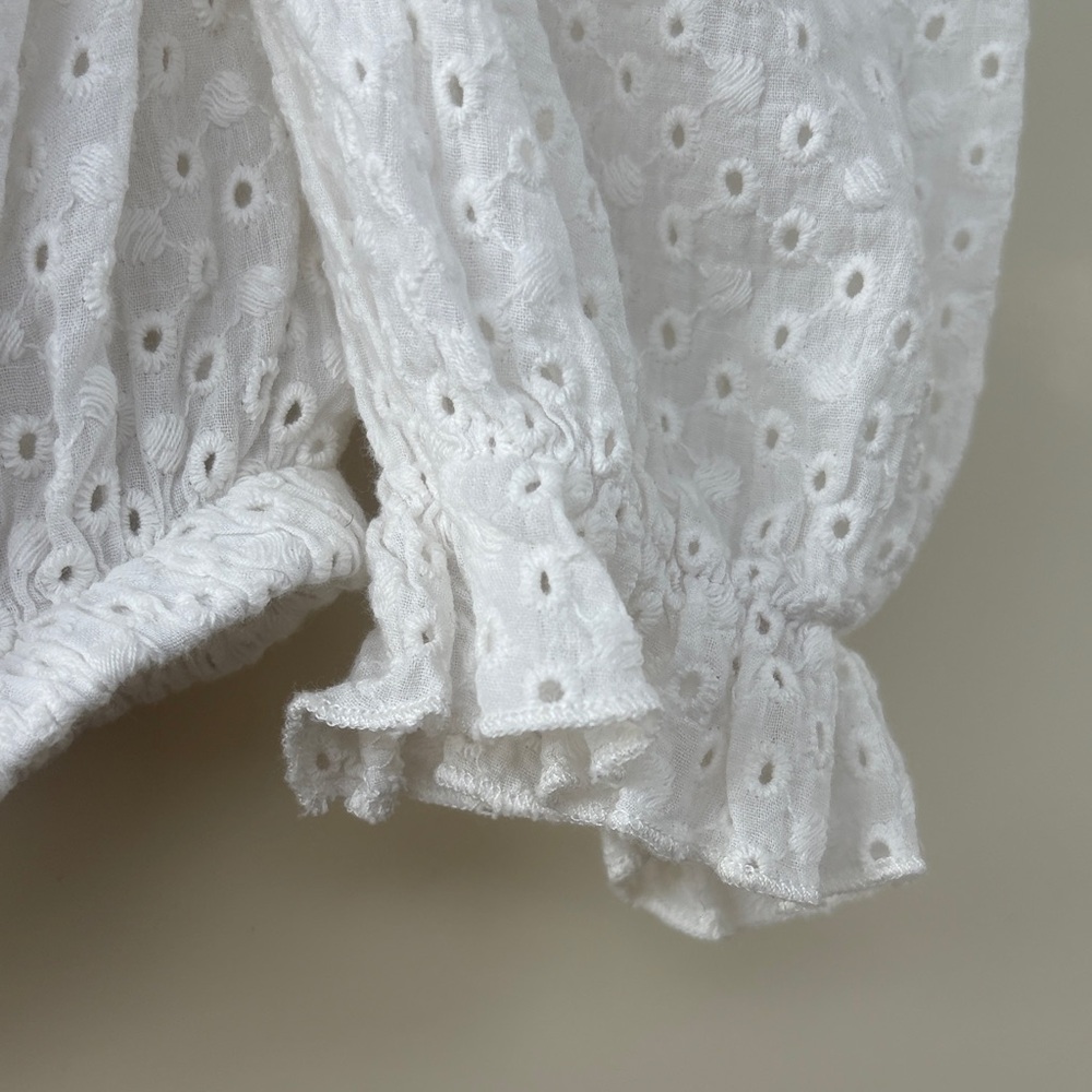 Elegant White Eyelet Blouse with Puff Sleeves - Picture 5 of 5